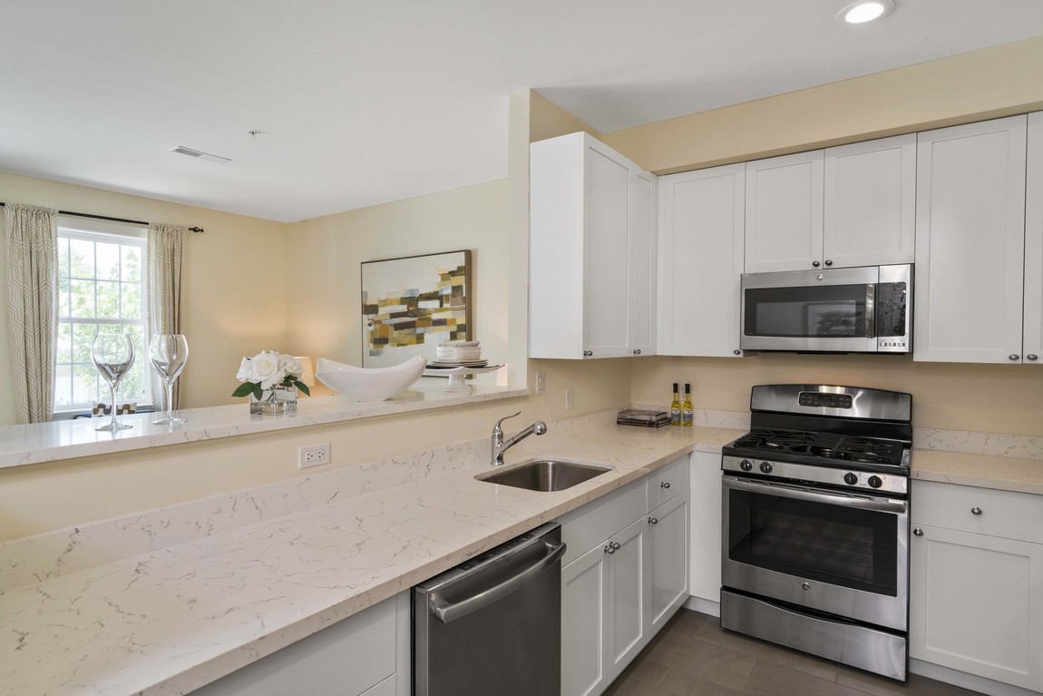 _DSC1200 Endicott Woods Condiminiums